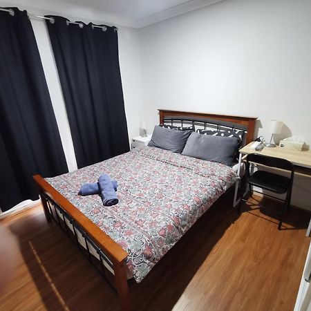 Shared House With Other Guests Near Shopping Center And Theme Parks Apartment Gold Coast Exterior photo