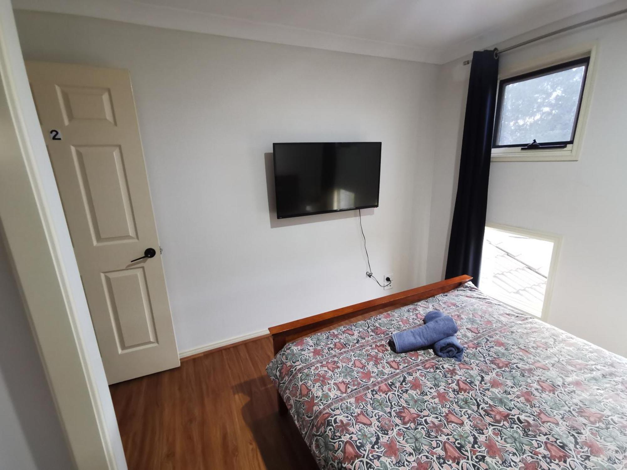 Shared House With Other Guests Near Shopping Center And Theme Parks Apartment Gold Coast Exterior photo